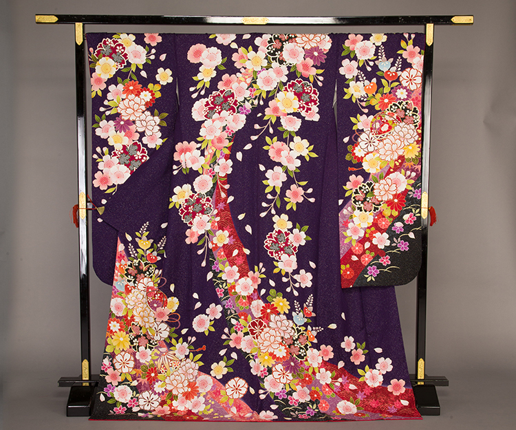 商品番号8002手毬に桜文様 紫成人式結婚式の振袖レンタルは 晴れ着の丸昌 横浜店