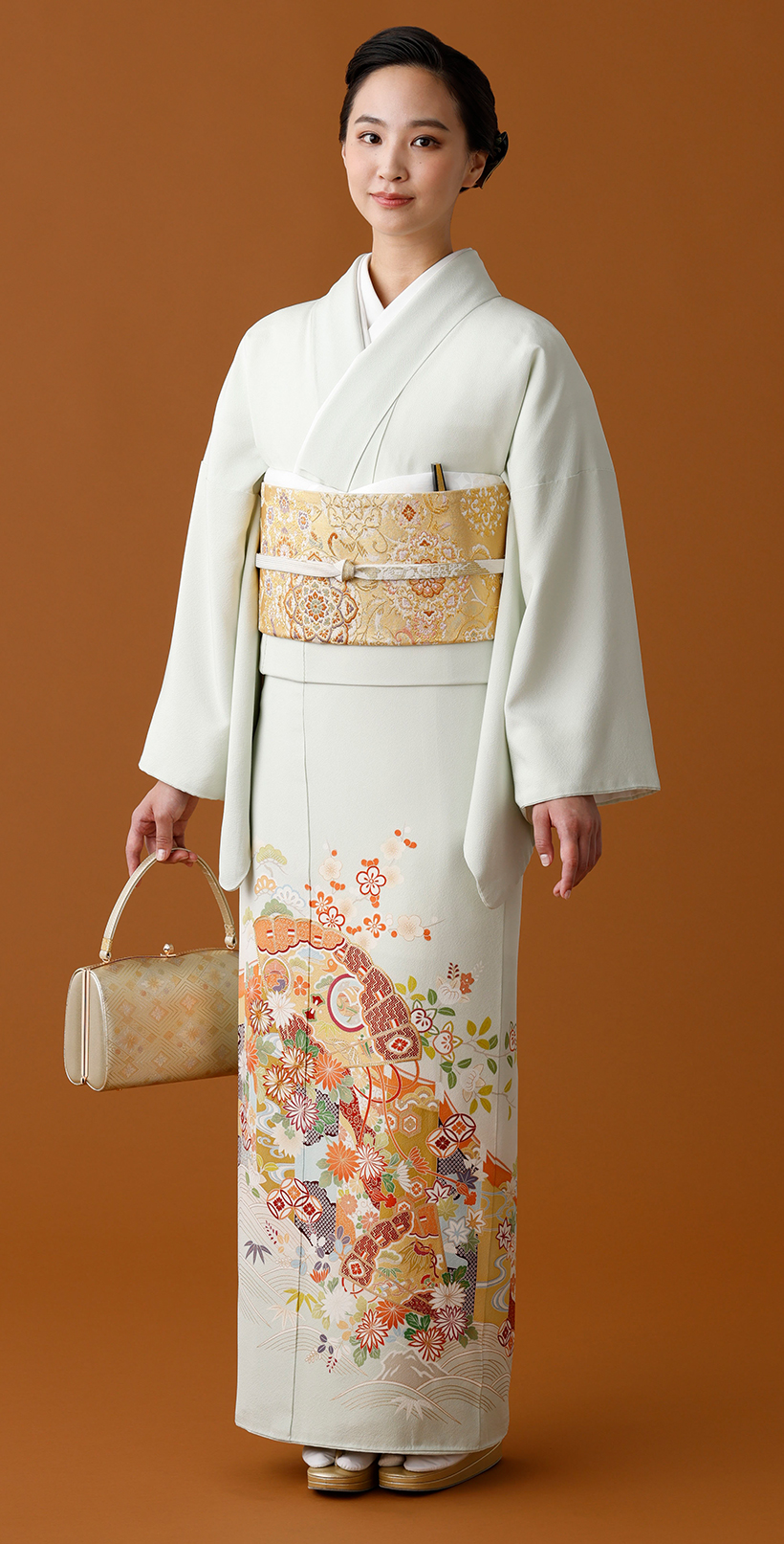 レンタル色留袖詳細・商品番号4185 ペールグリーン/花と扇 20-30 レンタル色留袖詳細・商品番号4185 ペールグリーン/花と扇 20-30